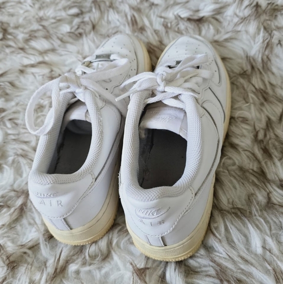 Nike White Airforce 1 Sneakers Size 7🌴✌️ - Picture 7 of 9